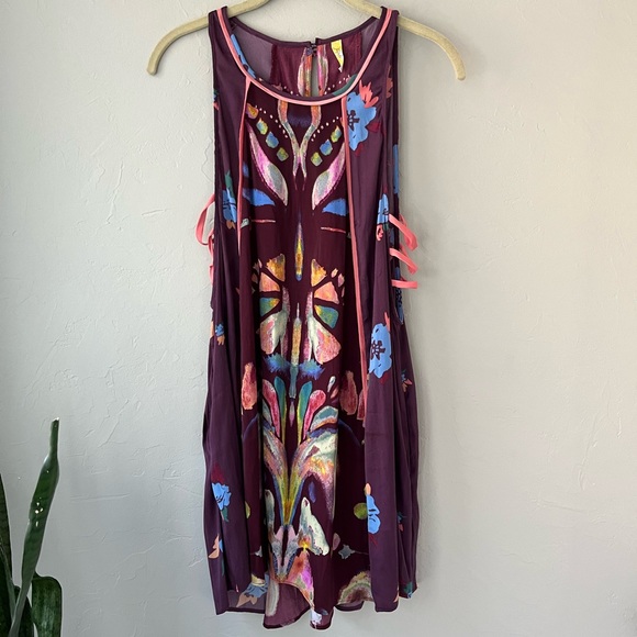 FREE PEOPLE MINI FLORAL DRESS WITH OPEN SLAT SIDES M - Picture 2 of 4
